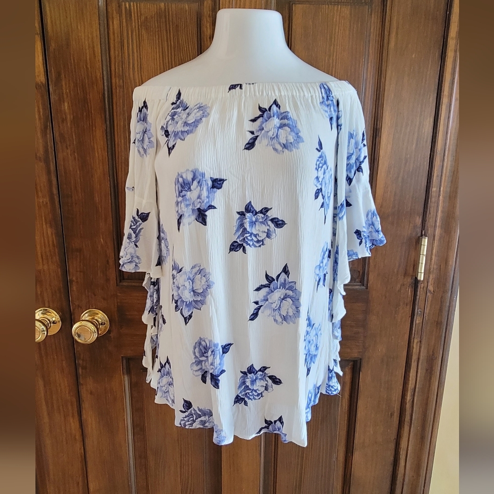 Blu Pepper Sz S White & Blue Floral Off The Shoulder Blouse P2P 15.5 L 25